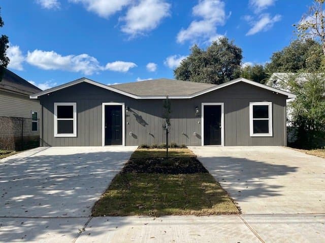 Waco House: 1114B Chestnut