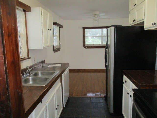 Farmersville House: 605 Jackson St