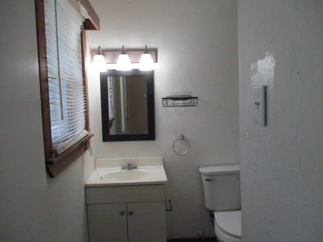 Farmersville House: 605 Jackson St