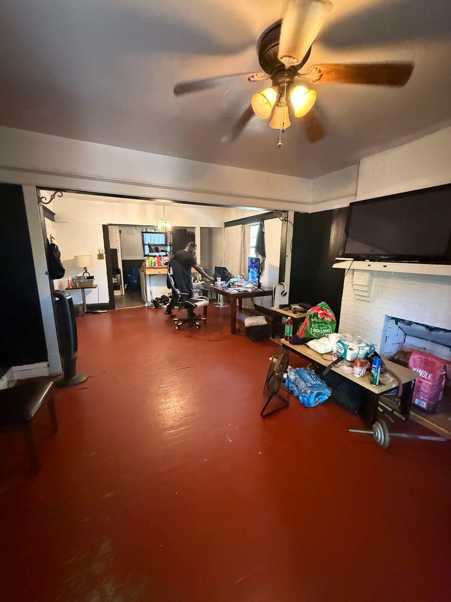 Decatur House: 462 W Leafland Ave