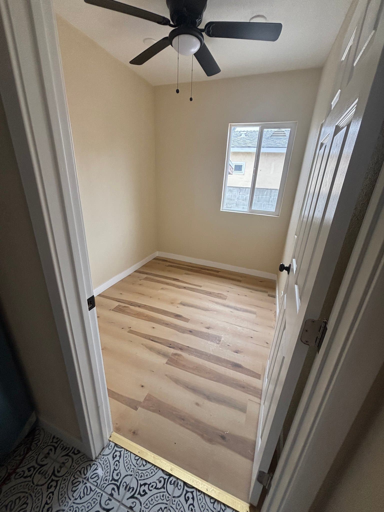 Los Angeles Single Room: 2132 W 84th Place, Los Angeles CA 90047