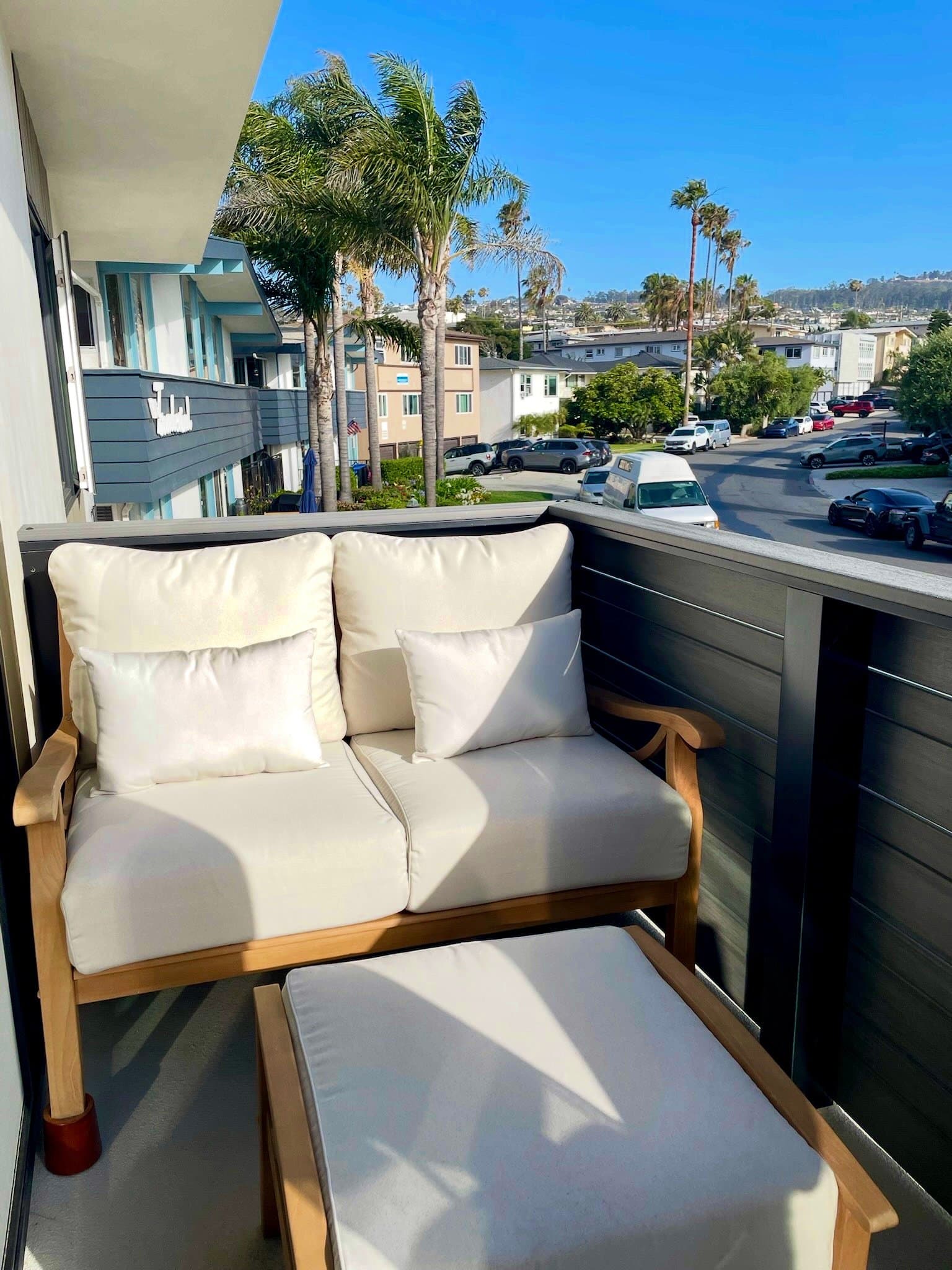 Redondo Beach Apartment: 110 Paseo De La Concha
