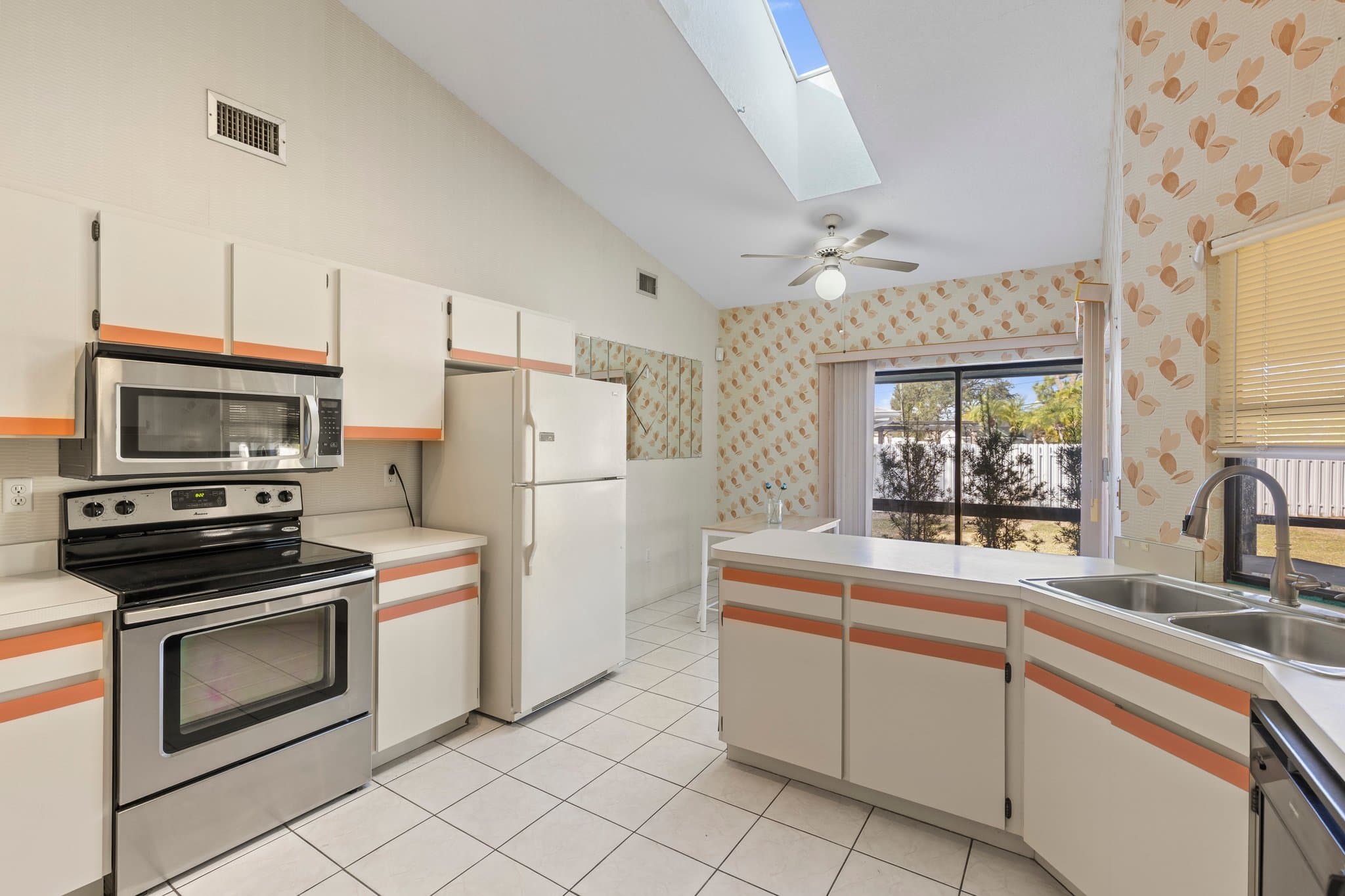 Pt Charlotte Single Room: 19484 Midway Blvd