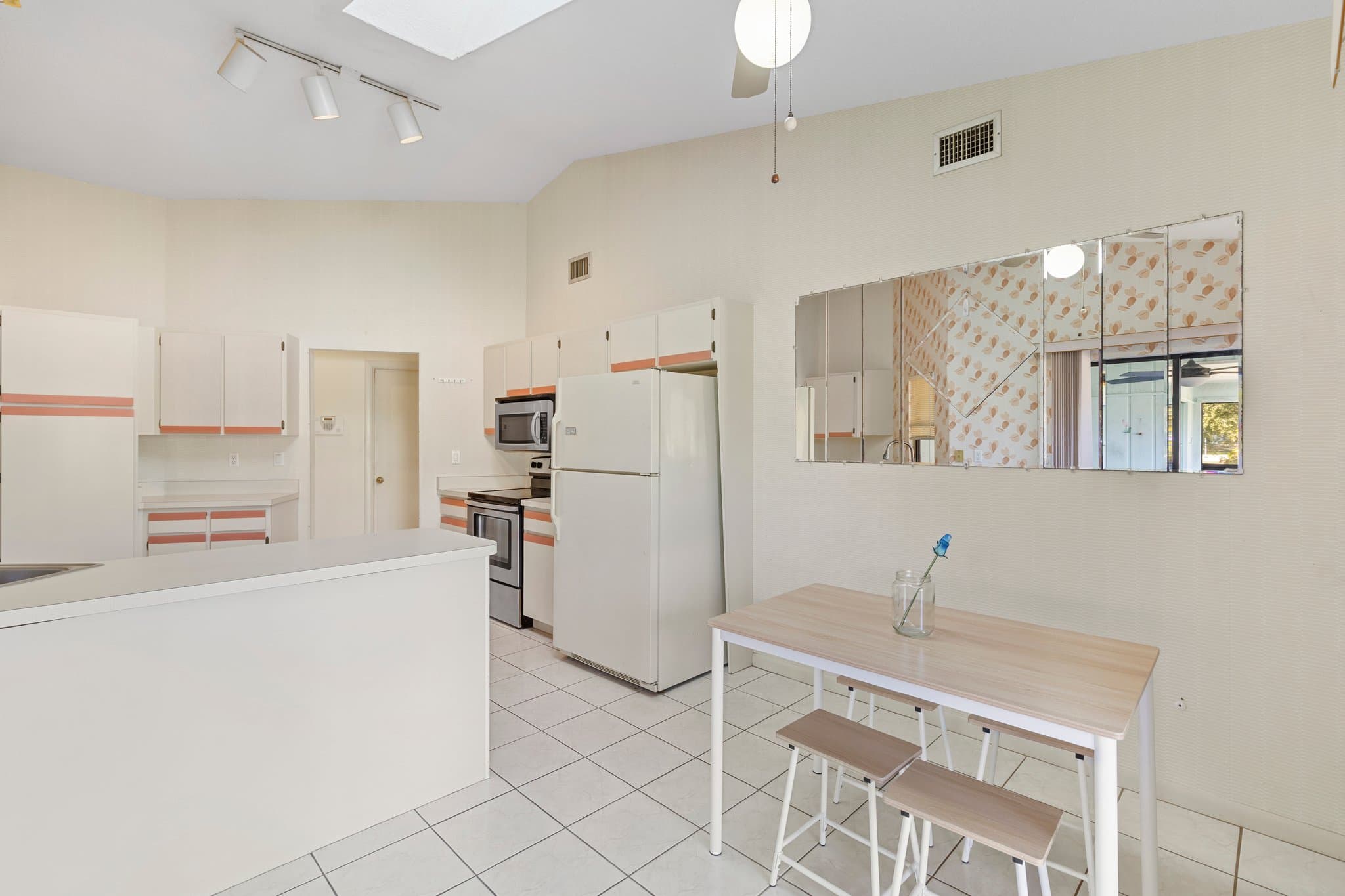 Pt Charlotte Single Room: 19484 Midway Blvd