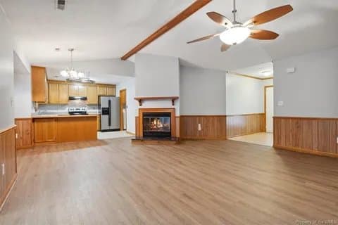 Williamsburg House: 116 Wellington circle