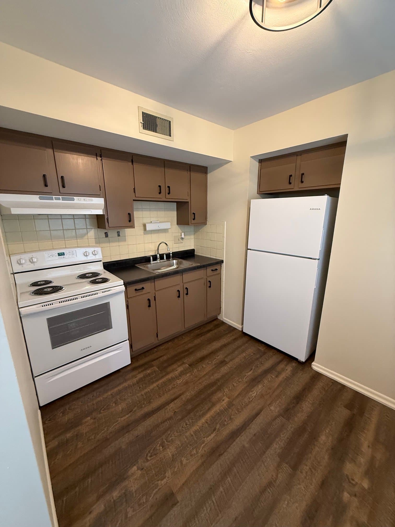 St. Louis Apartment: 5401 Eichelberger 2D