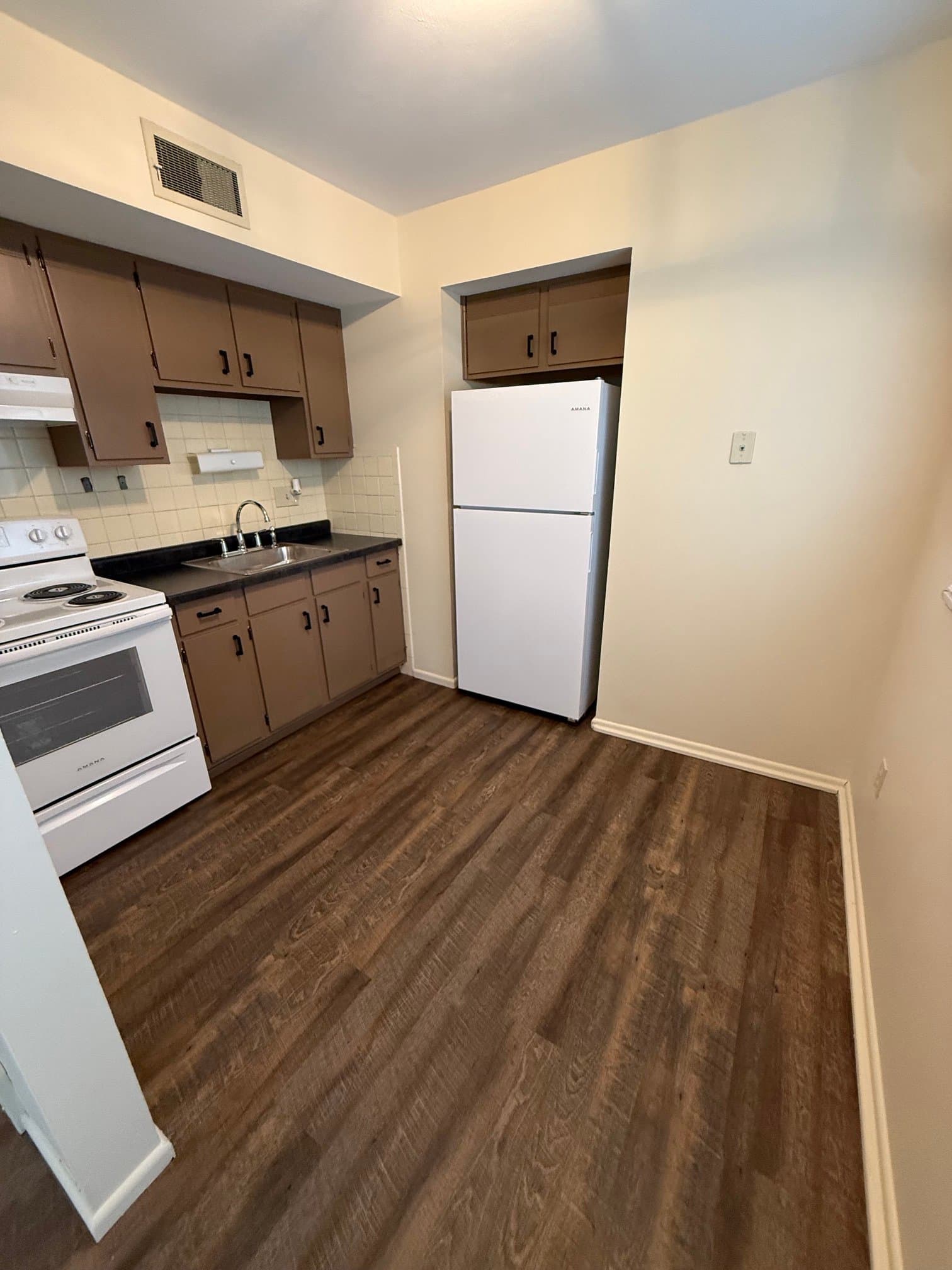 St. Louis Apartment: 5401 Eichelberger 2D