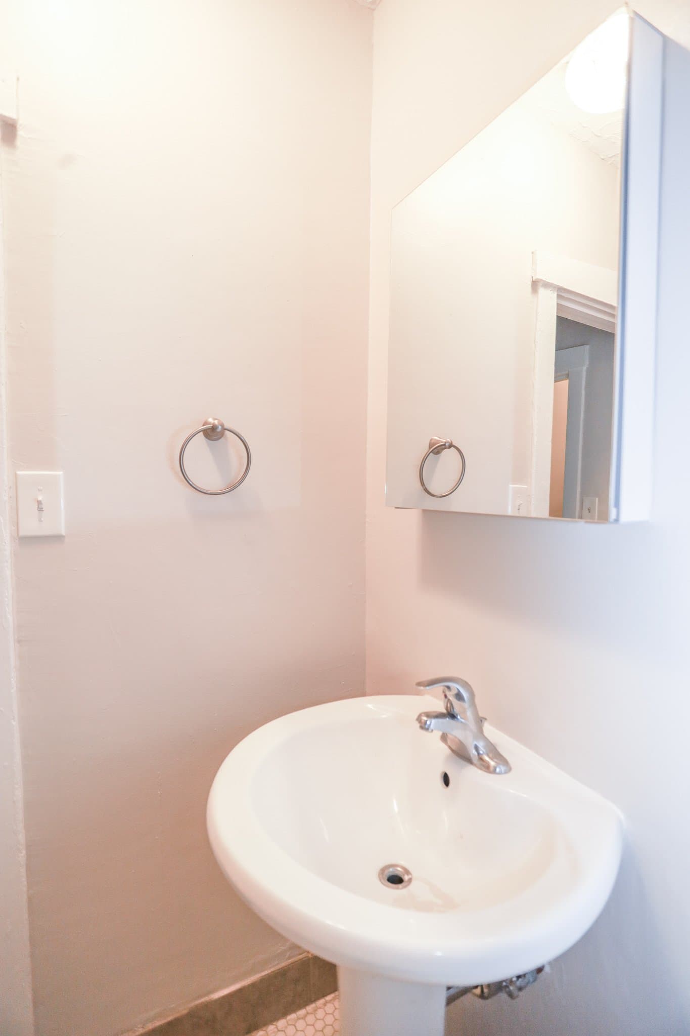 Chicago Apartment: 4649 Manor