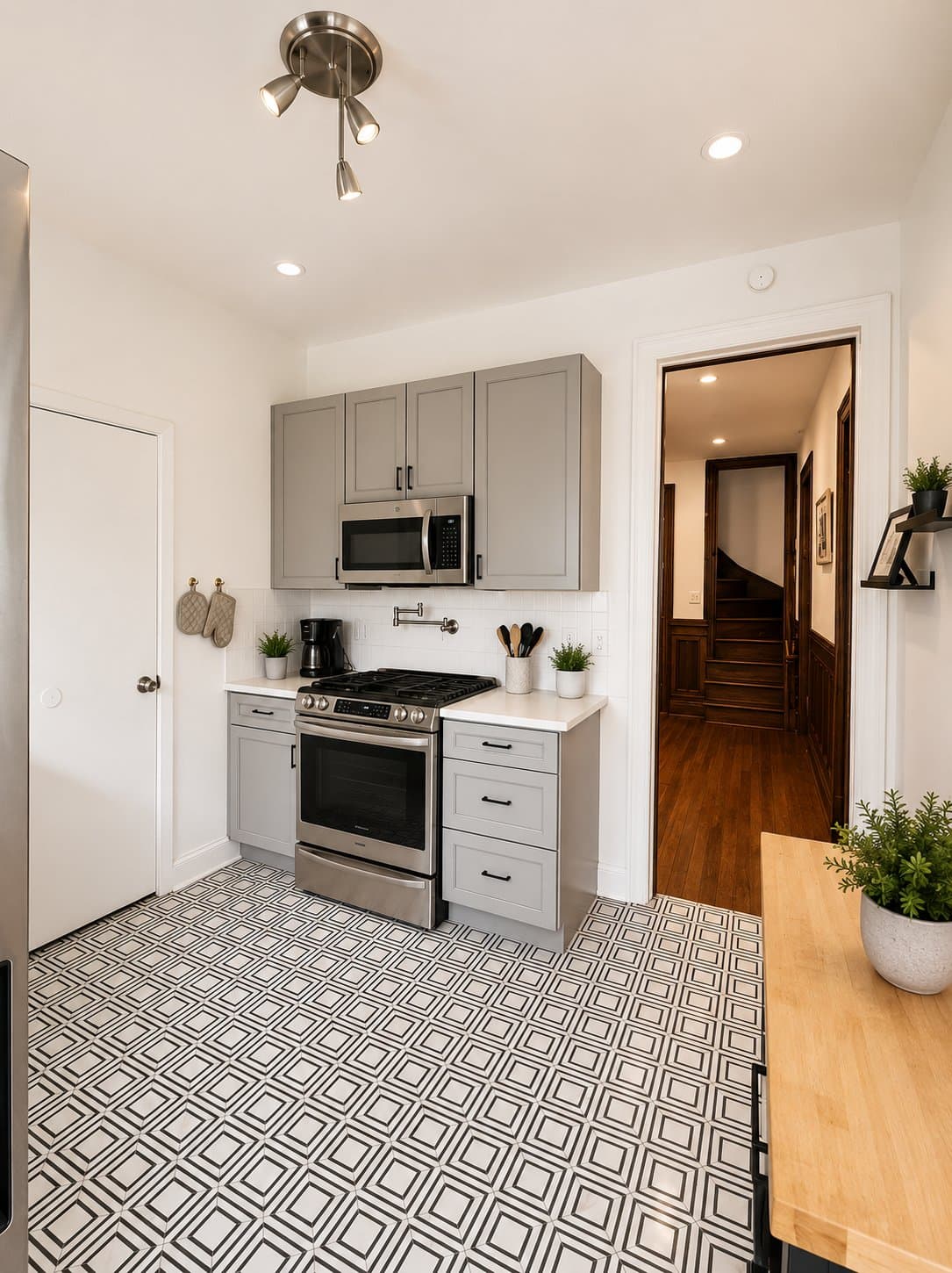 Philadelphia House: 2141 N Uber Street