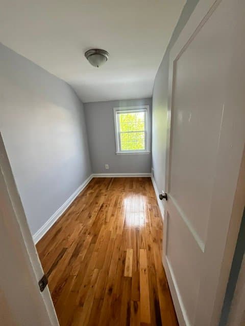 Essex Townhome: 421 Torner Road