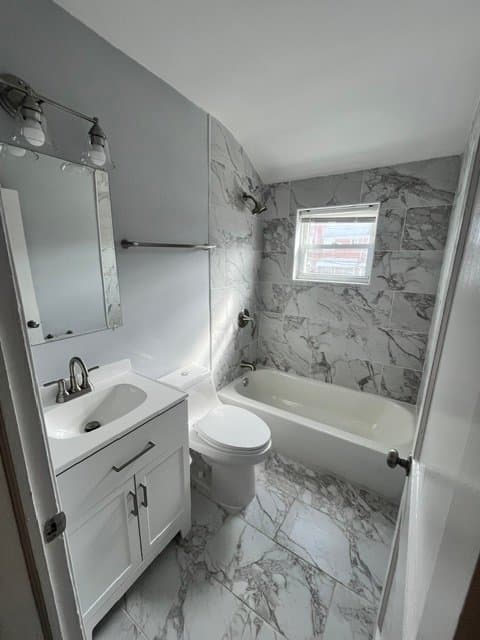 Essex Townhome: 421 Torner Road