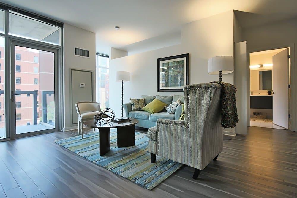 chicago Condo: 784 N La Salle Dr