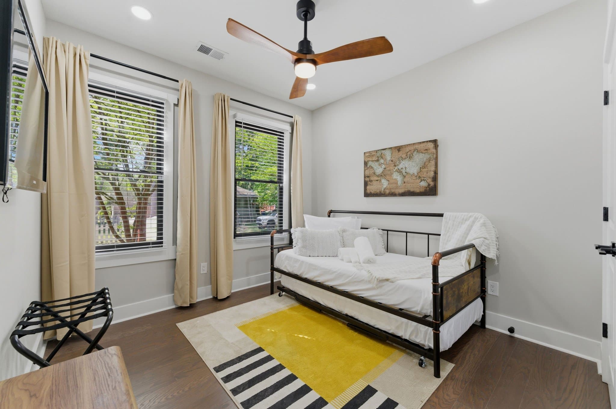 Atlanta House: 907 Beecher St SW