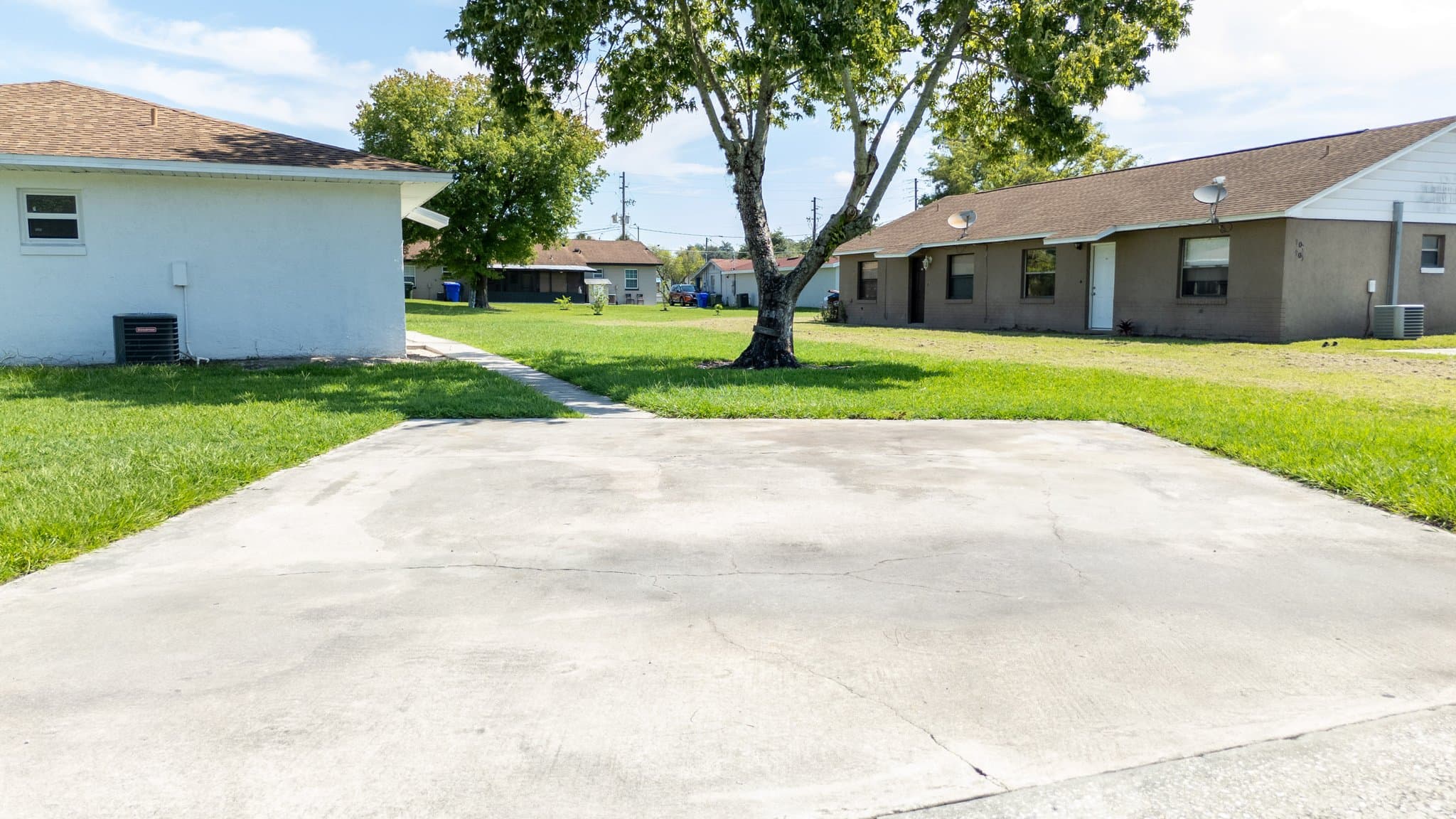Kissimmee Townhome: 909 W Orange St