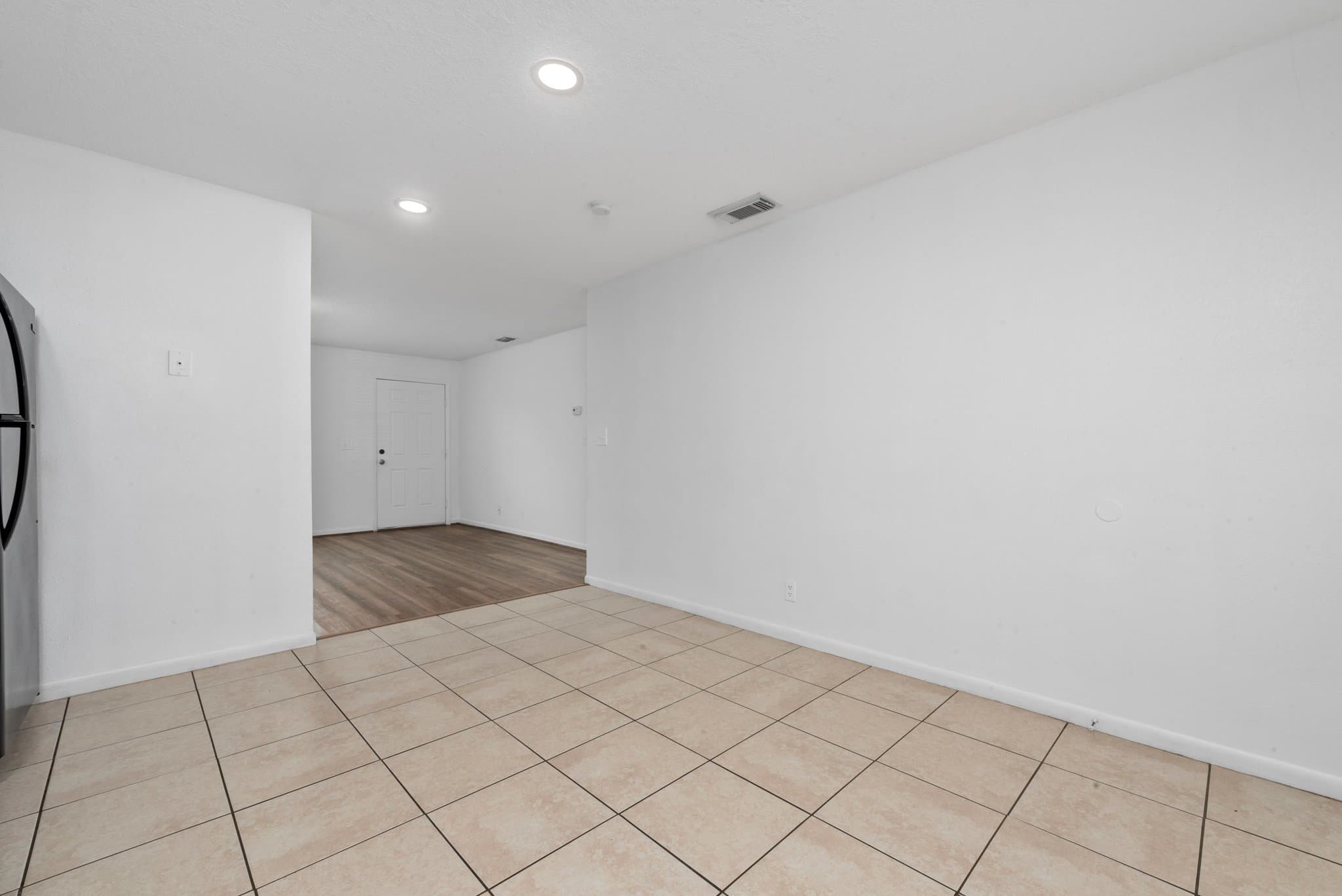 Kissimmee Townhome: 909 West Orange Street
