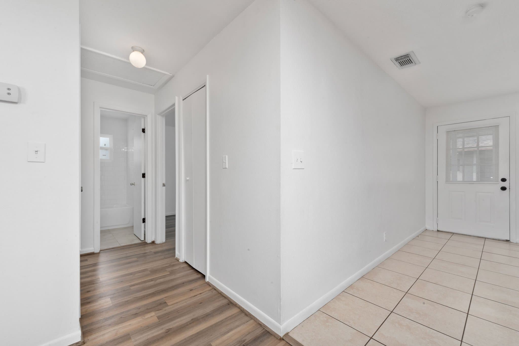 Kissimmee Townhome: 909 W Orange St