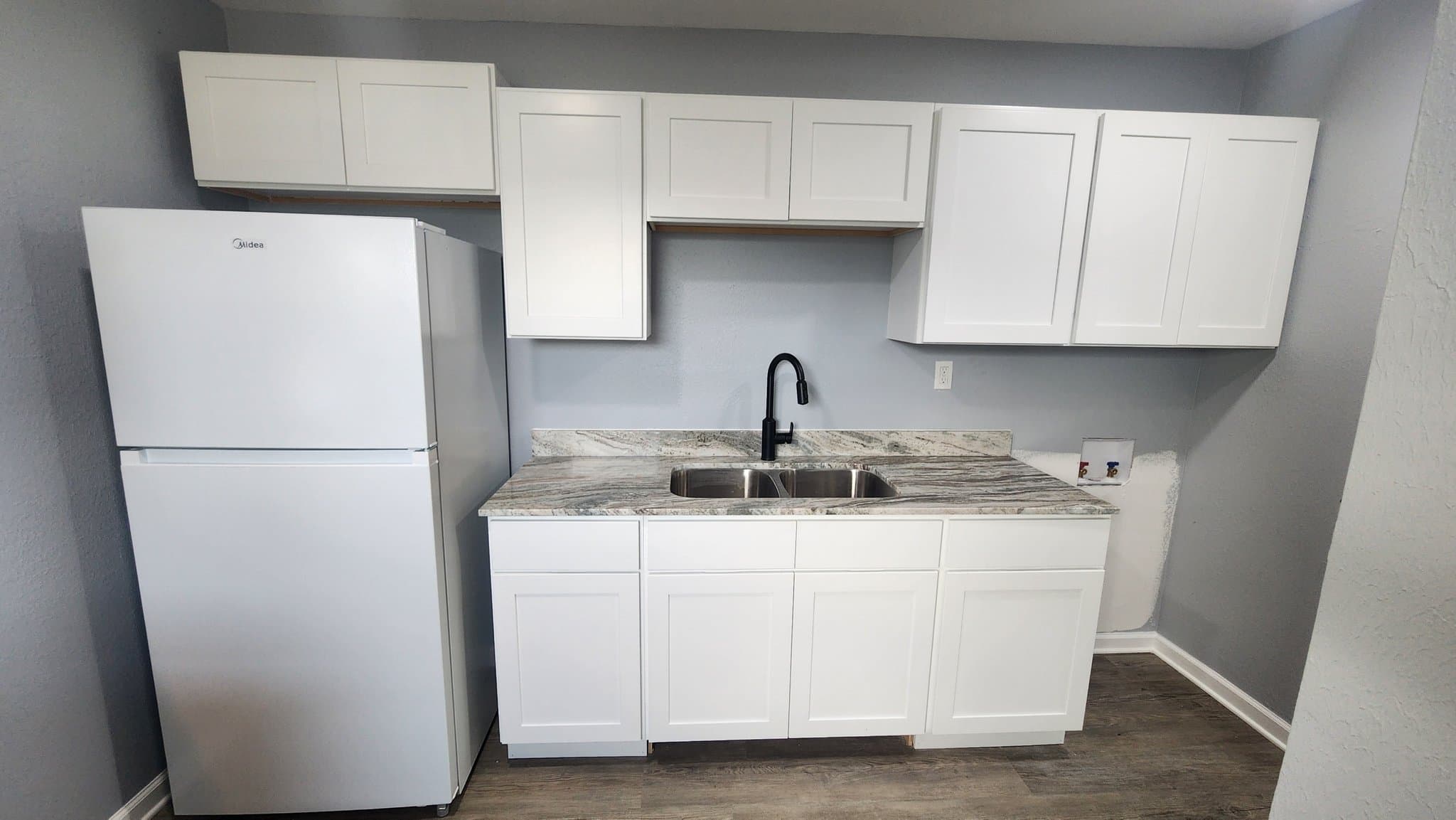 Broussard Apartment: 219 Leon Street