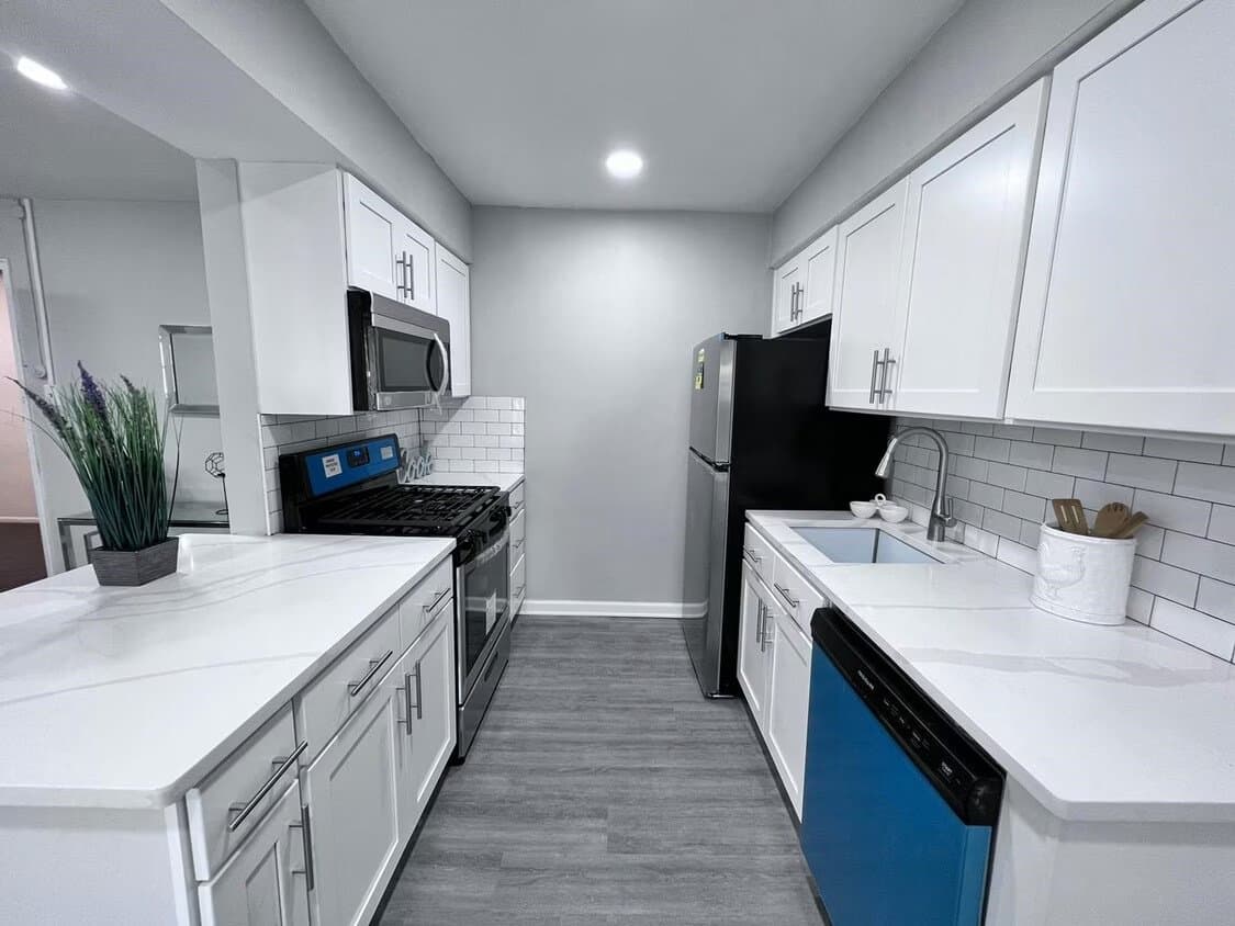 Clementon Apartment: 92 Oak St, #C16