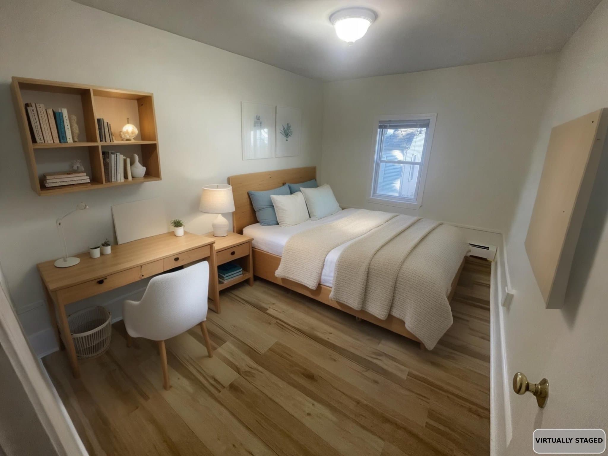 Newmarket Apartment: 29 Central St