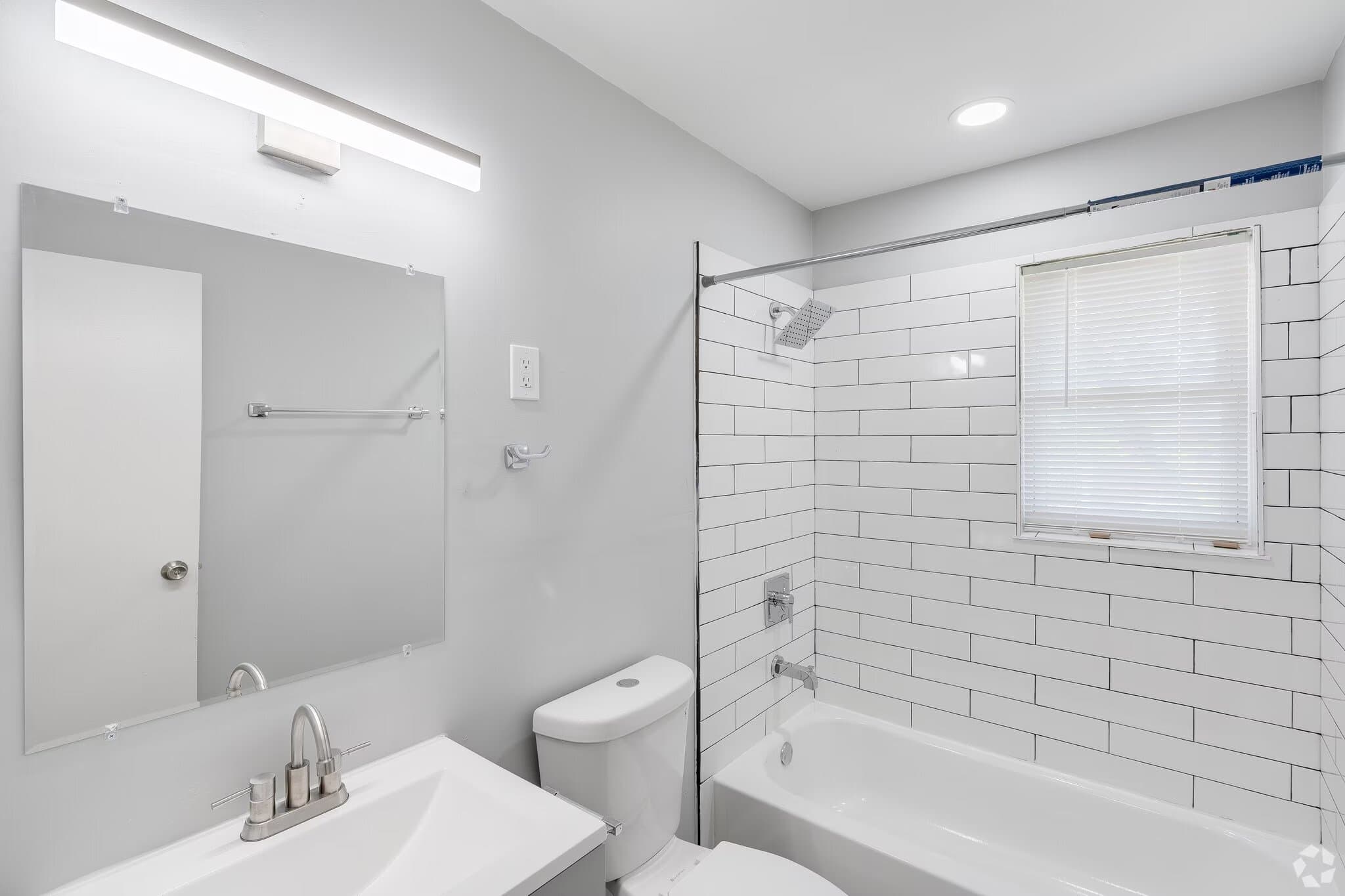 Clementon Apartment: 92 Oak St, #C16