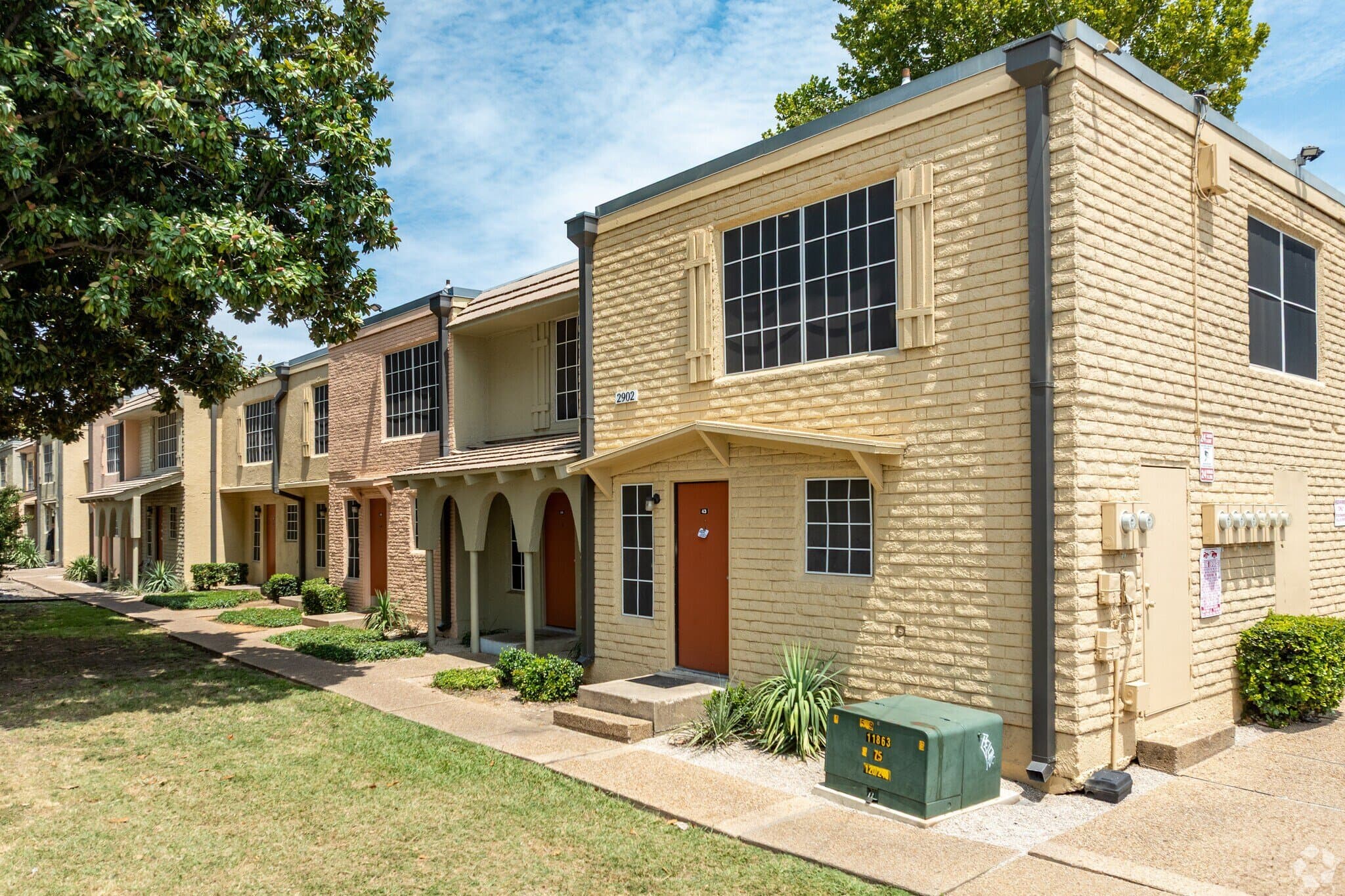 Garland Apartment: 2900 S 5th st
