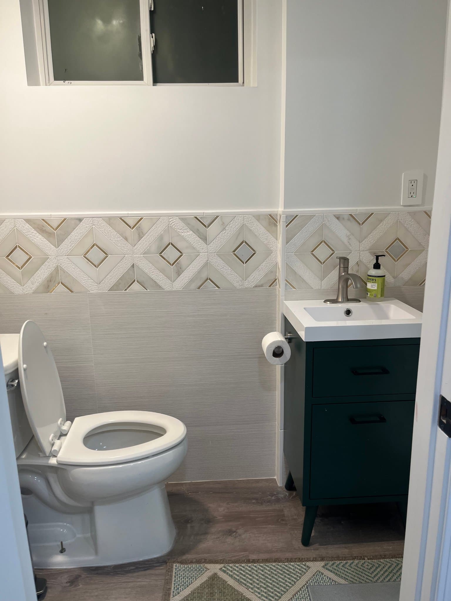 Washington Single Room: 2908 Fort Baker Drive, SE
