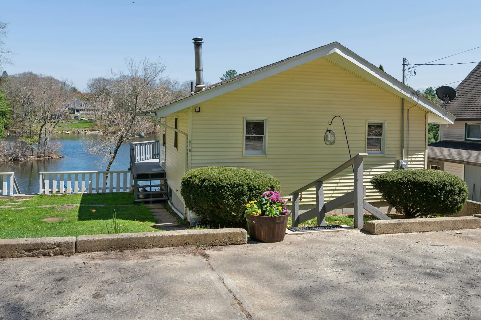 SPENCER House: 81A Jolicoeur Avenue
