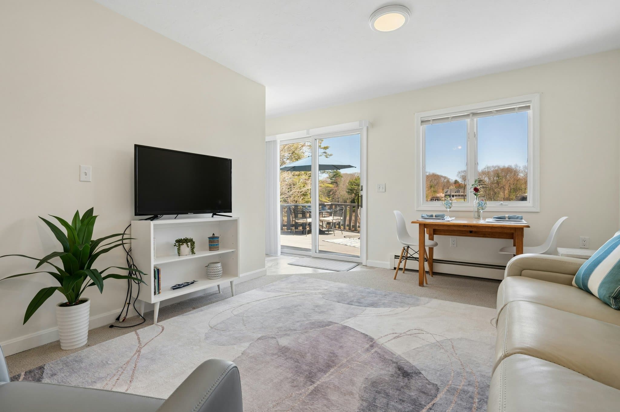 SPENCER House: 81A Jolicoeur Avenue