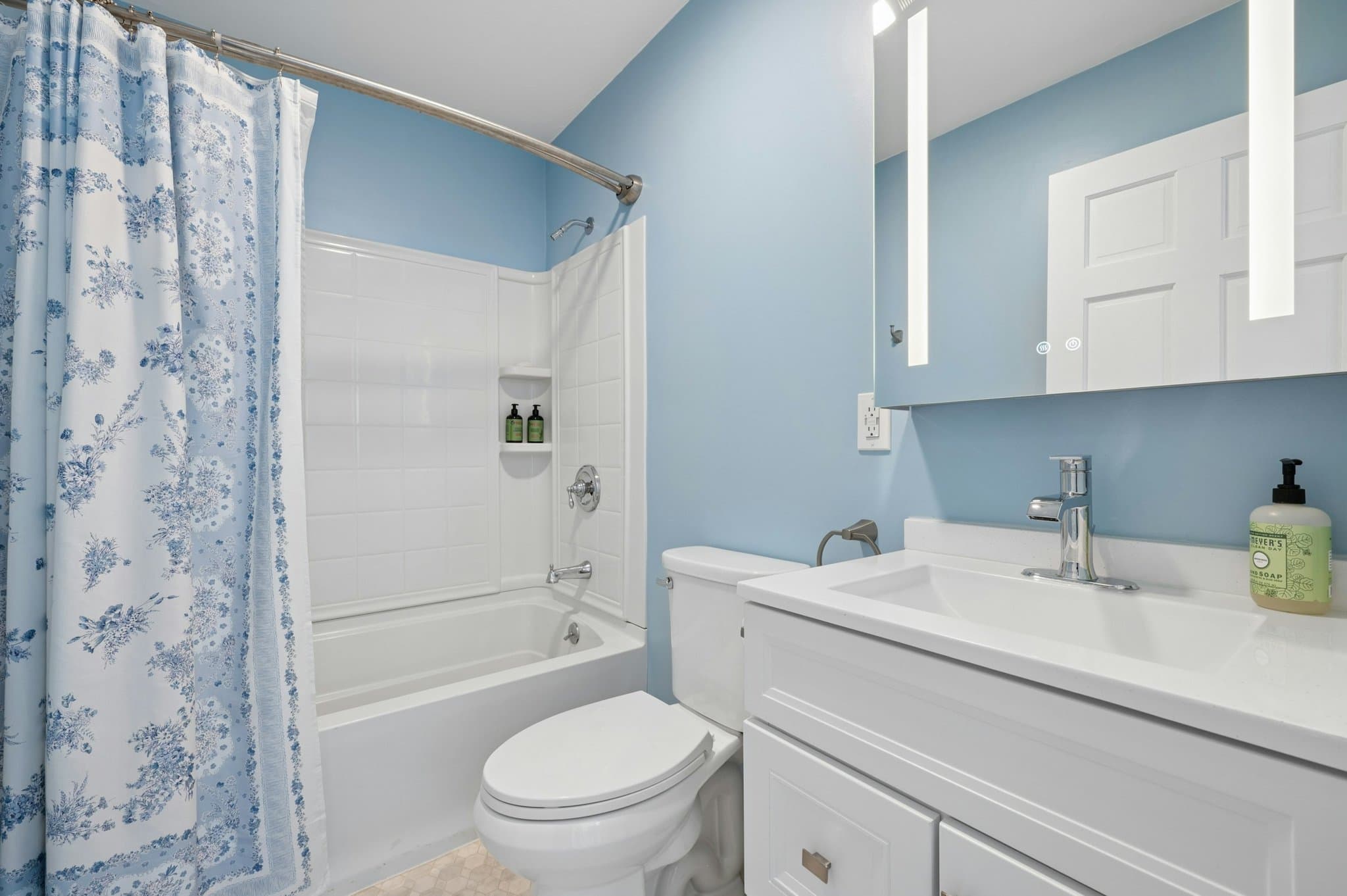 SPENCER House: 81A Jolicoeur Avenue