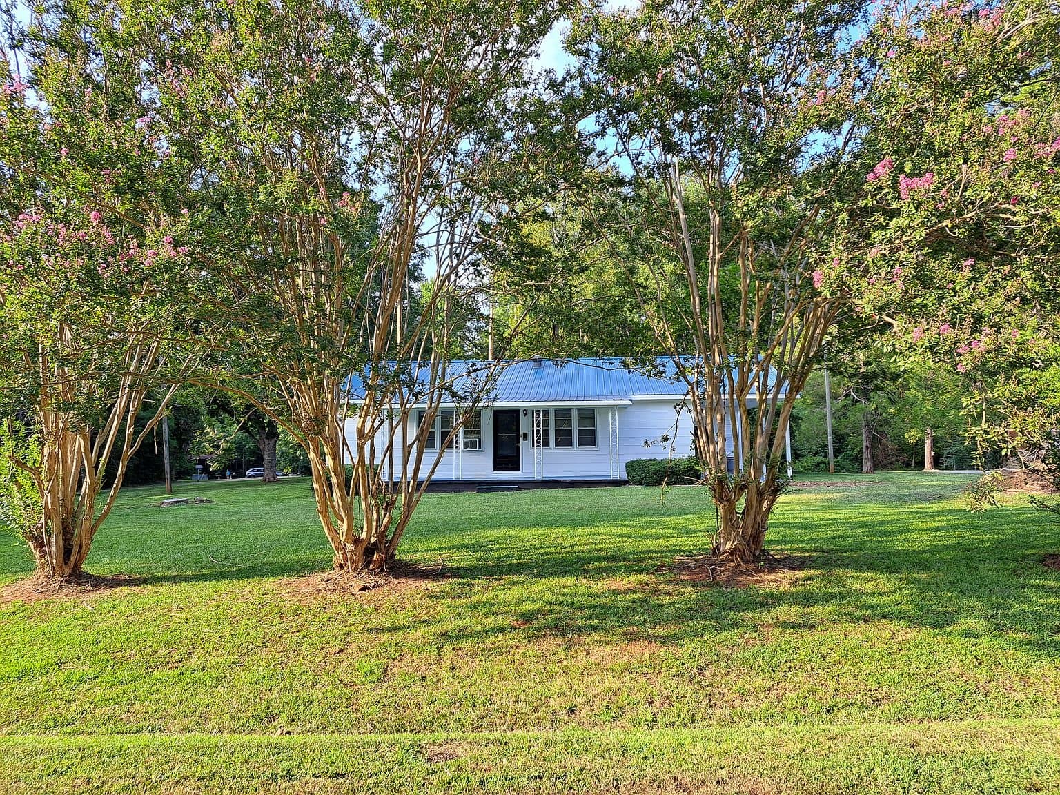 Warrenton House: 136 Dowtin St
