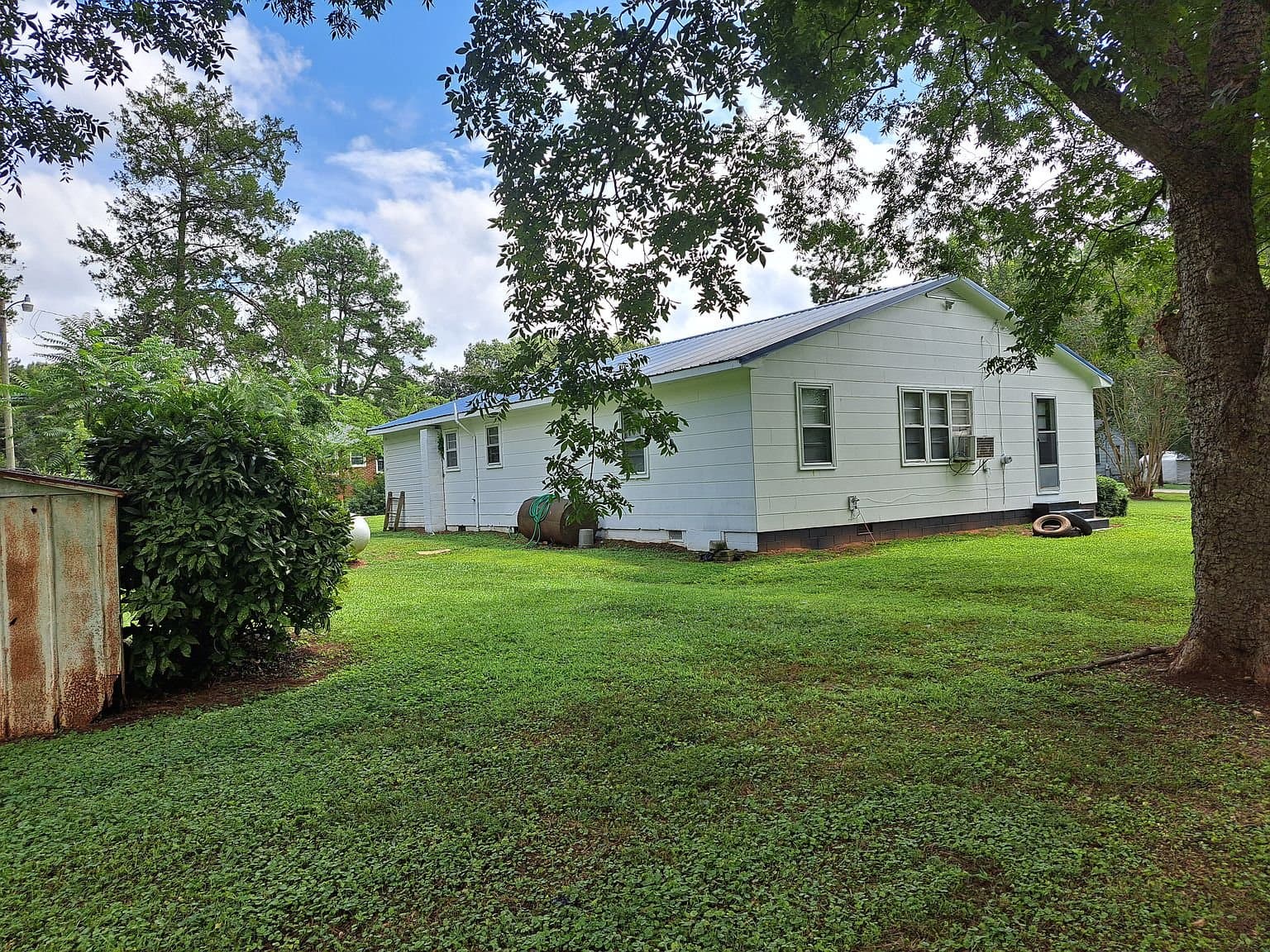 Warrenton House: 136 Dowtin St