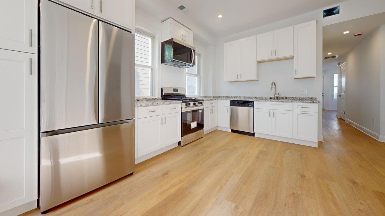 Brighton Single Room: 10 Bigelow St