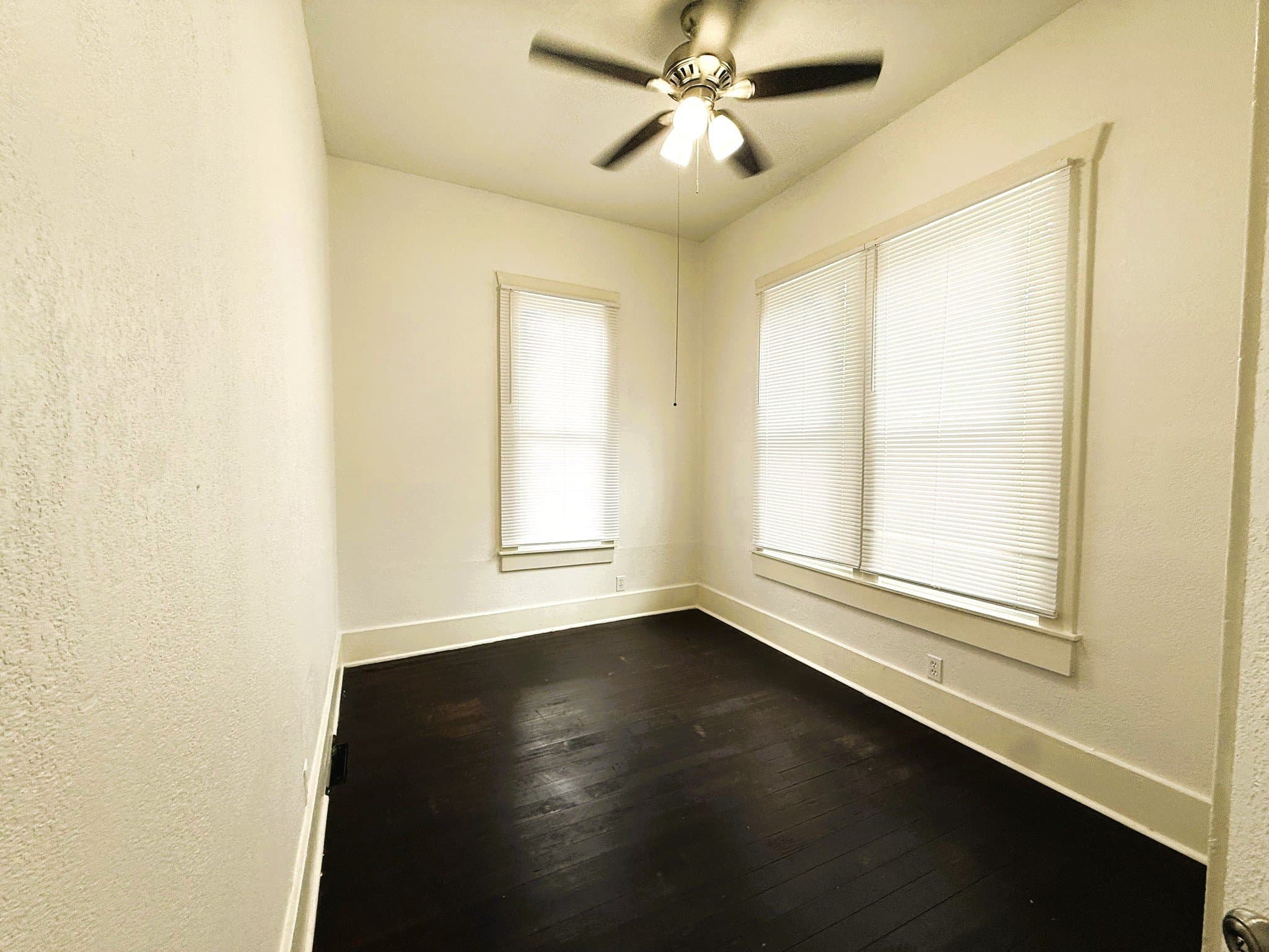 Wichita Apartment: 1912 N Wellington Place