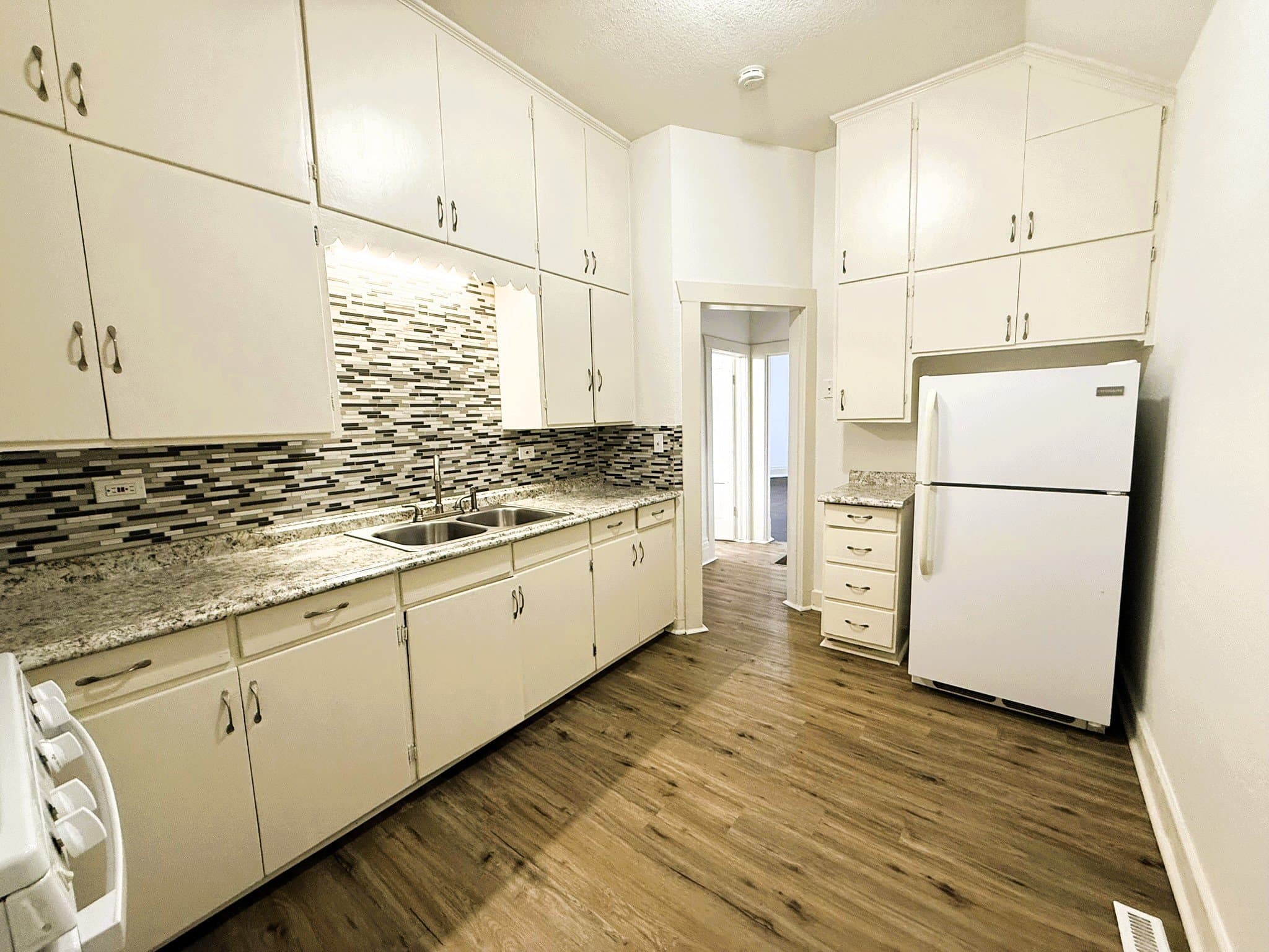 Wichita Apartment: 1912 N Wellington Place