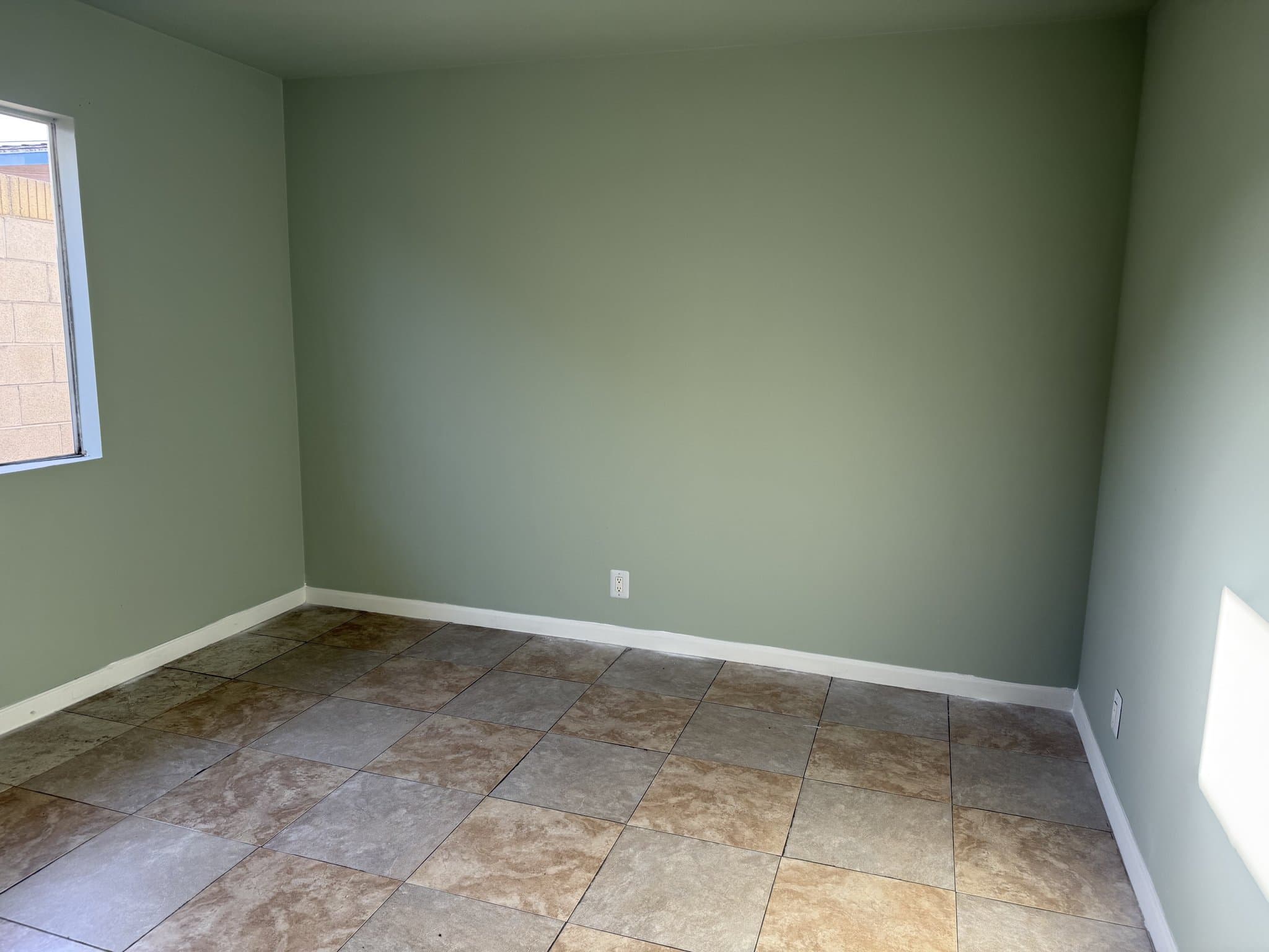 Inglewood Apartment: 525 E Hyde Park Blvd