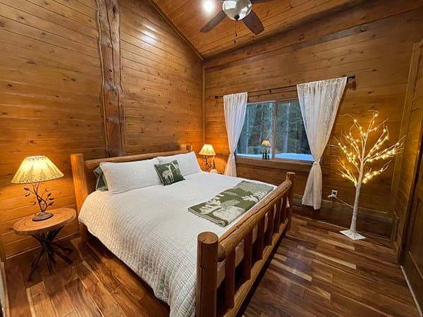 Leavenworth House: 158 Big Pine Dr