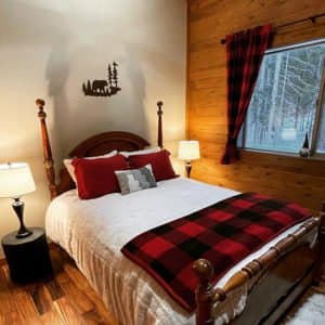 Leavenworth House: 158 Big Pine Dr