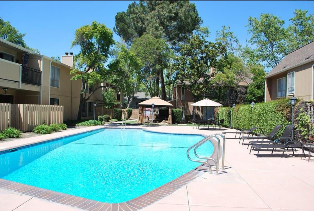 San Ramon Condo: 8985 Alcosta Blvd