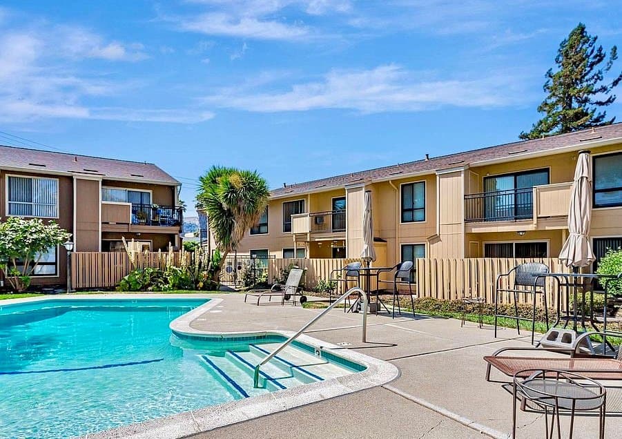 San Ramon Condo: 8985 Alcosta Blvd