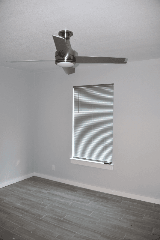 Luling Townhome: 1033 East Milam
