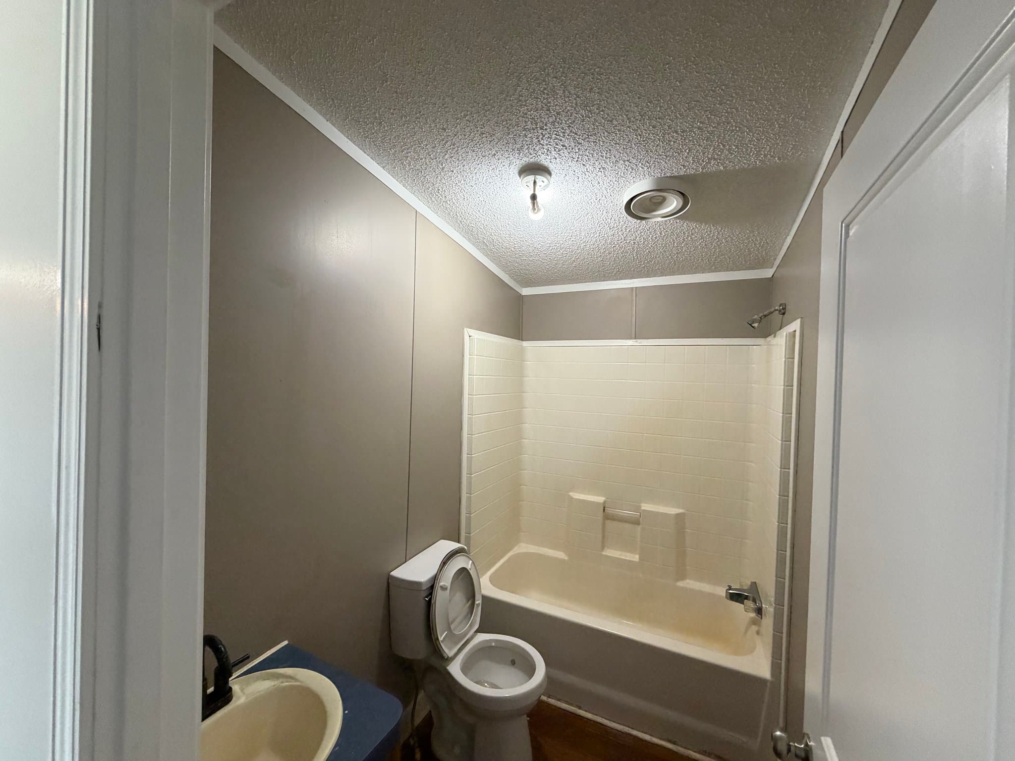 Fayetteville Other: 2611 Warhorse St