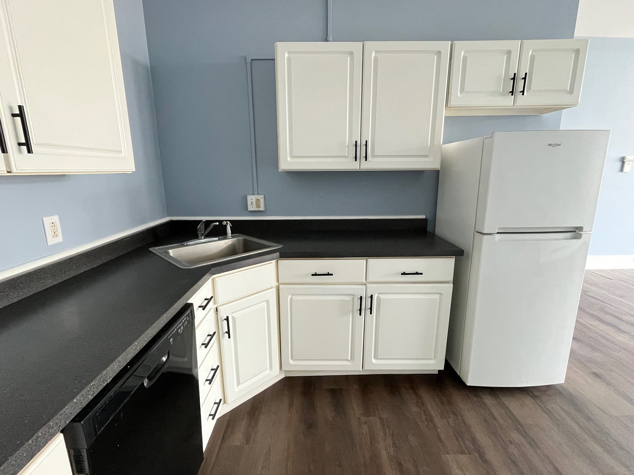 Bingham Apartment: 342 Main St