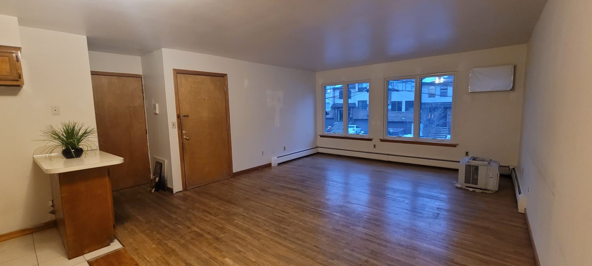 Union City Single Room: 219 Roosevelt St.