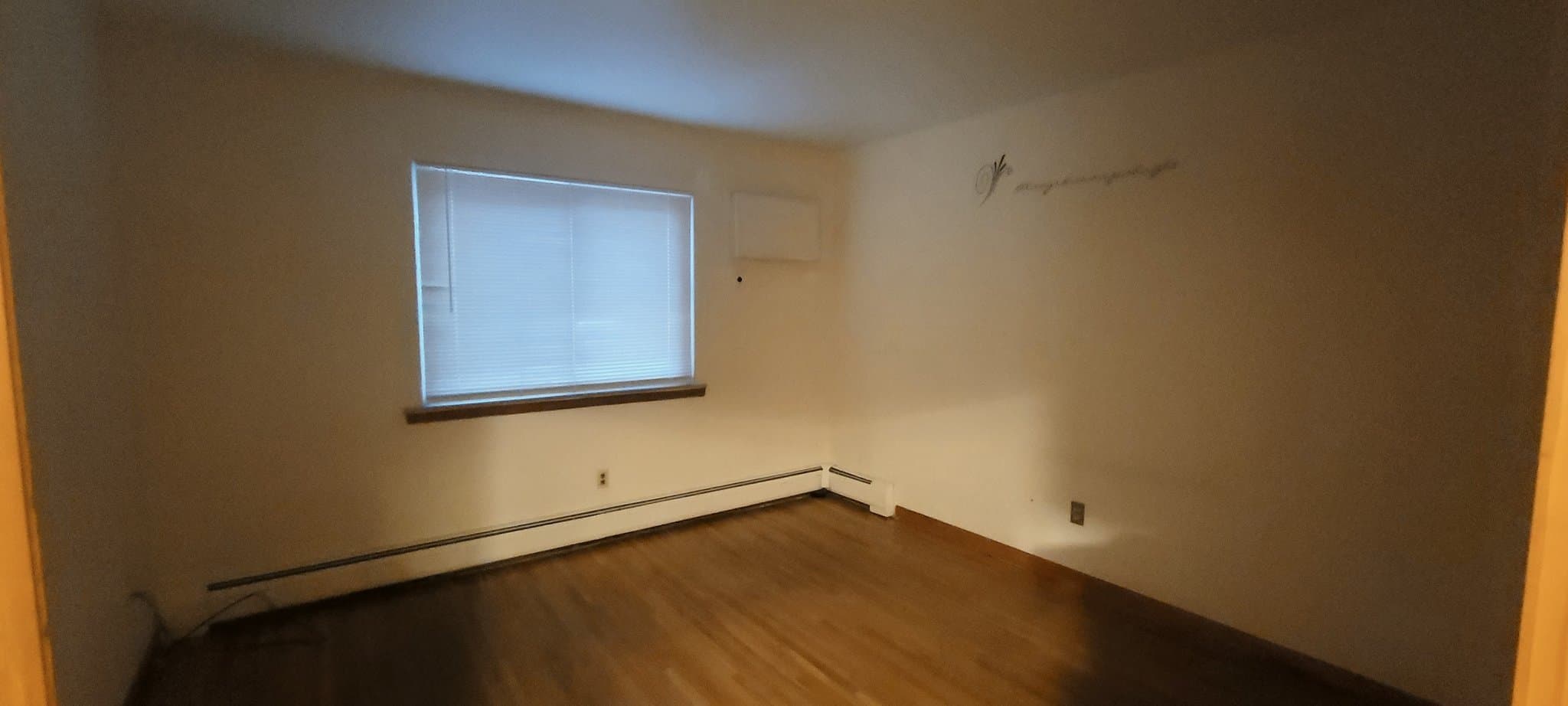 Union City Single Room: 219 Roosevelt St.