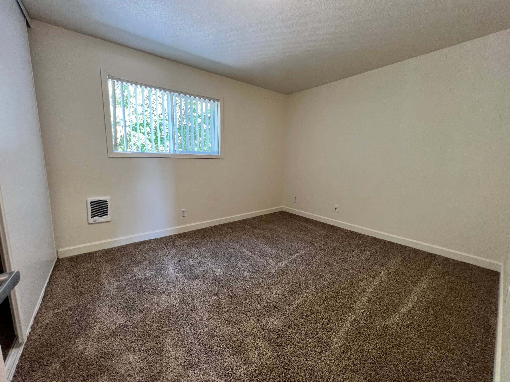 Portland Apartment: 8585 SW Canyon Ln