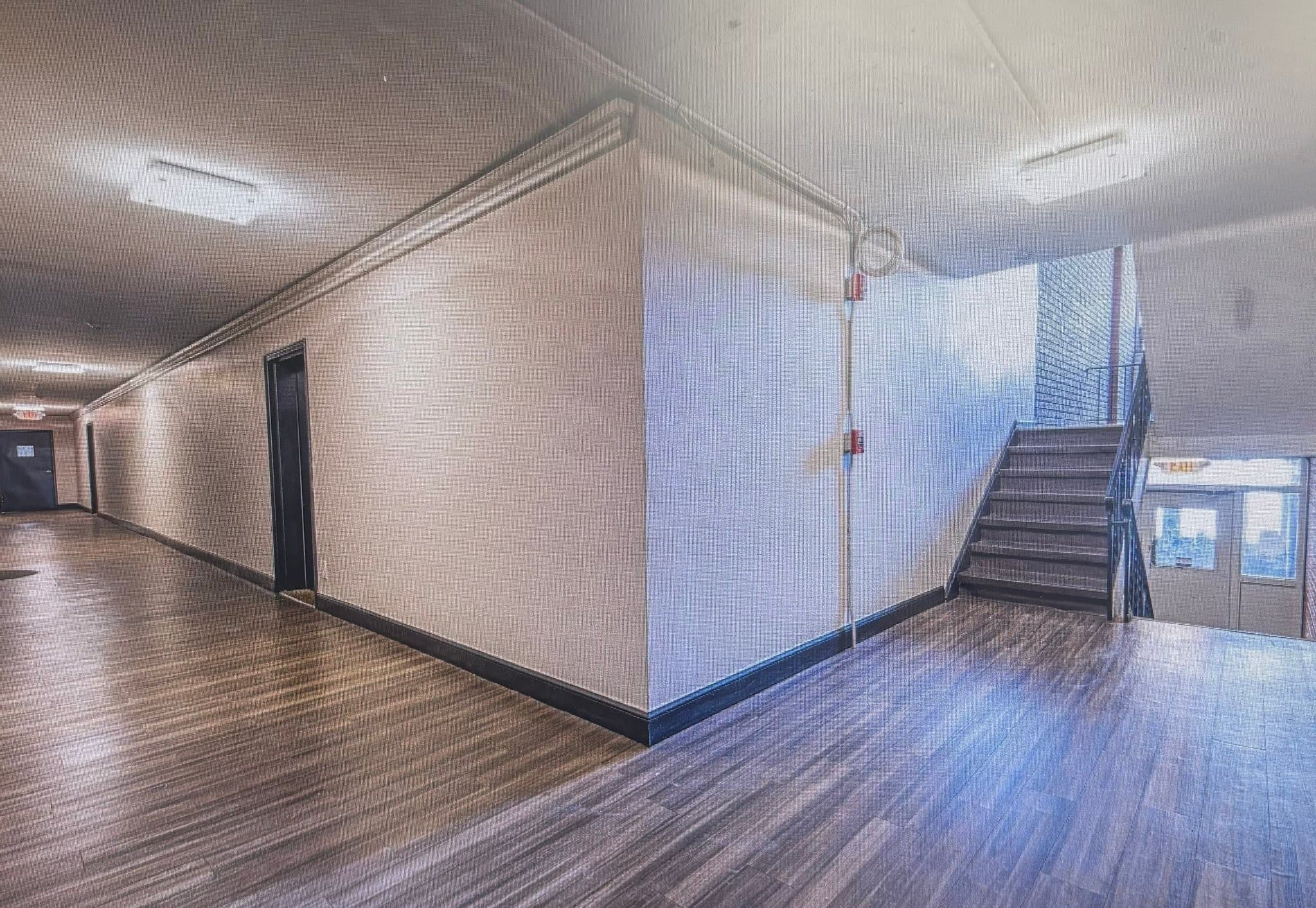 Orange Single Room: 363 Park Ave