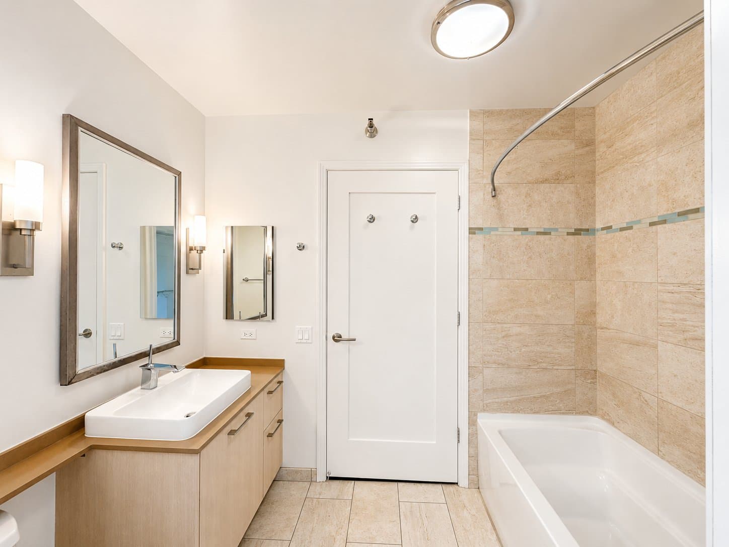 Chicago Condo: 354 W Hubbard