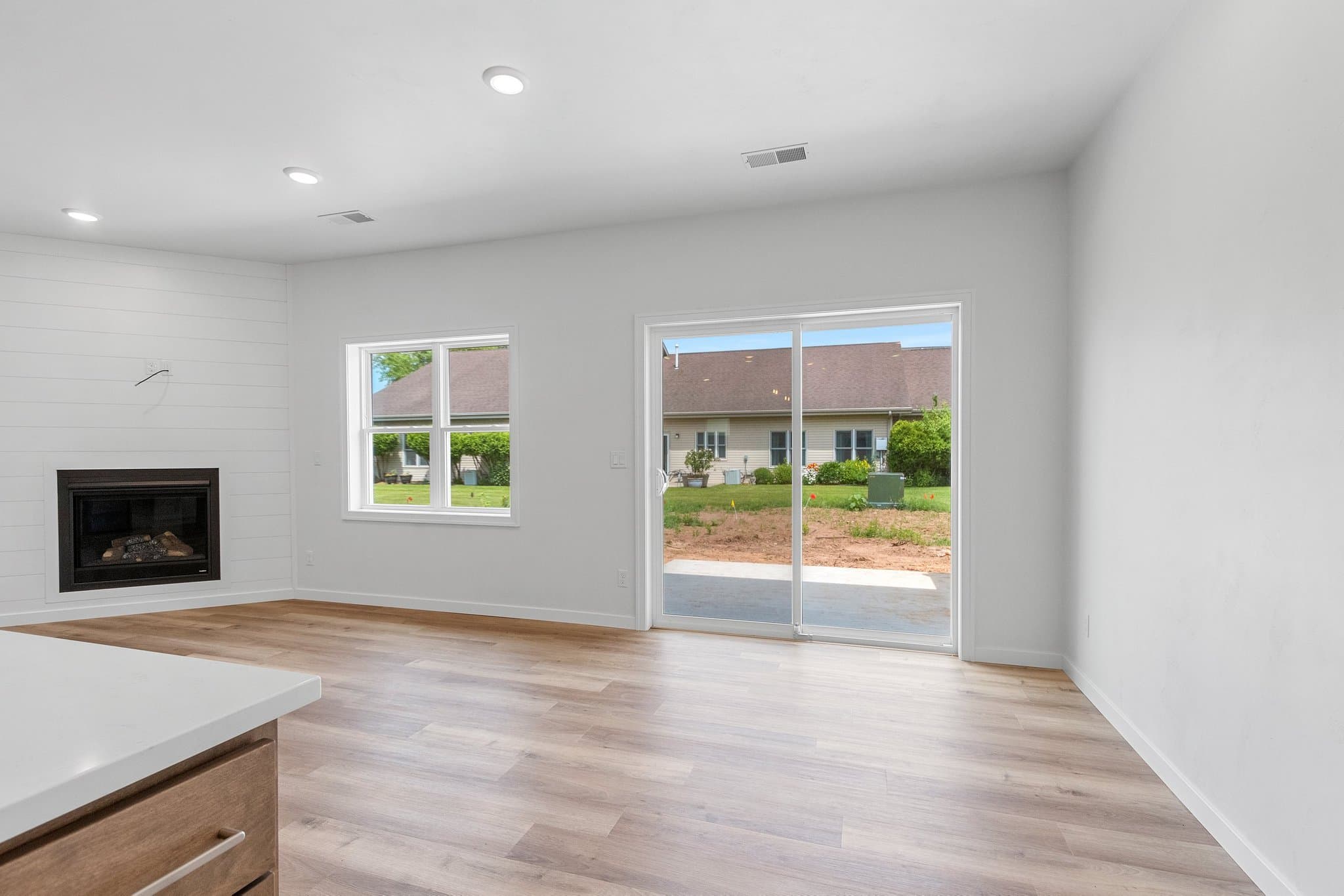 Green Bay Townhome: 2724 Sachet Pl