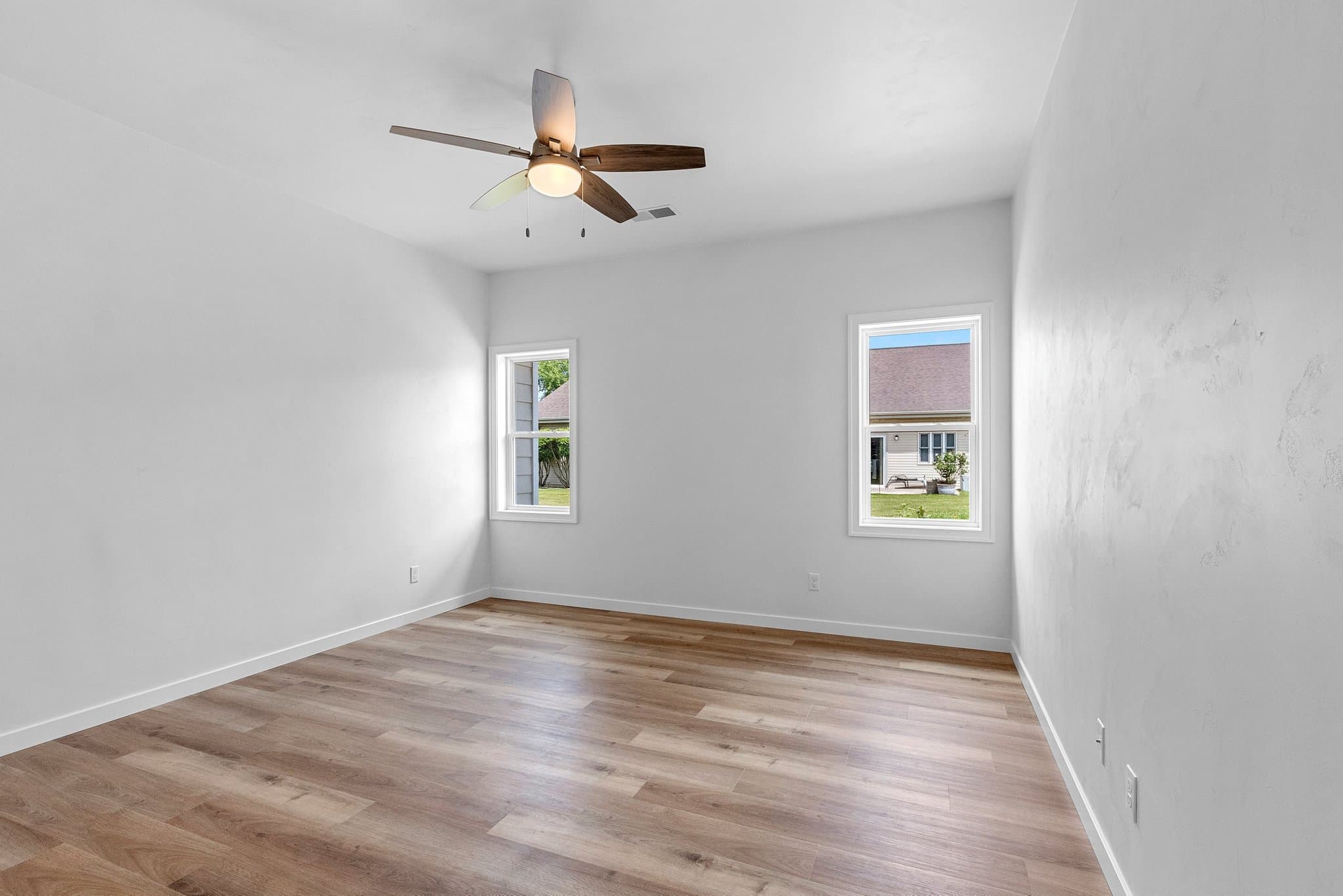 Green Bay Townhome: 2724 Sachet Pl