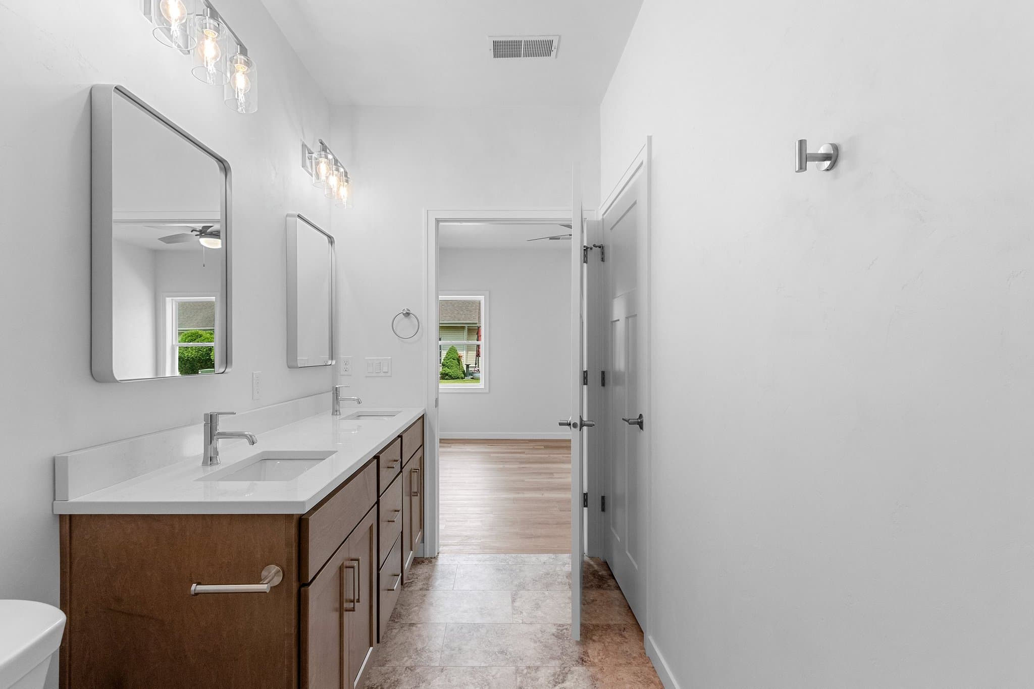 Green Bay Townhome: 2724 Sachet Pl